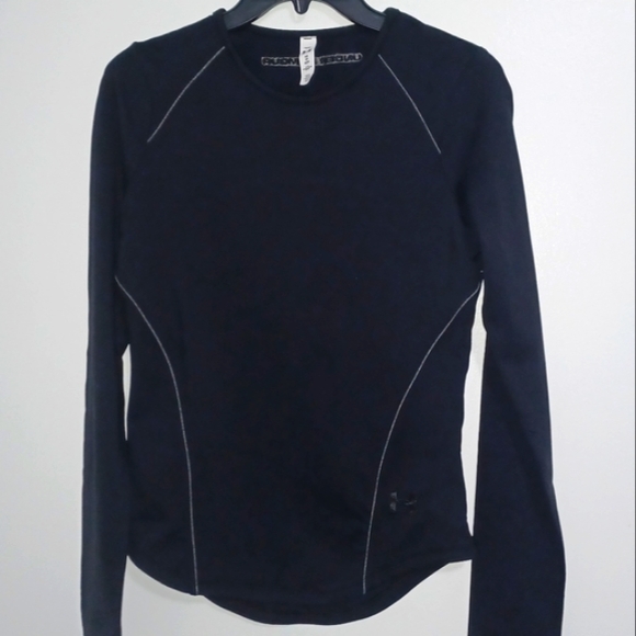UNDER ARMOUR "fitted" activewear, crew neck, pullover" black top. Size XS. NWT - Picture 1 of 14